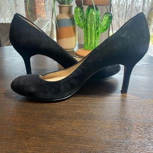 VINCE CAMUTO BLACK SUEDE HEELS! SZ 10